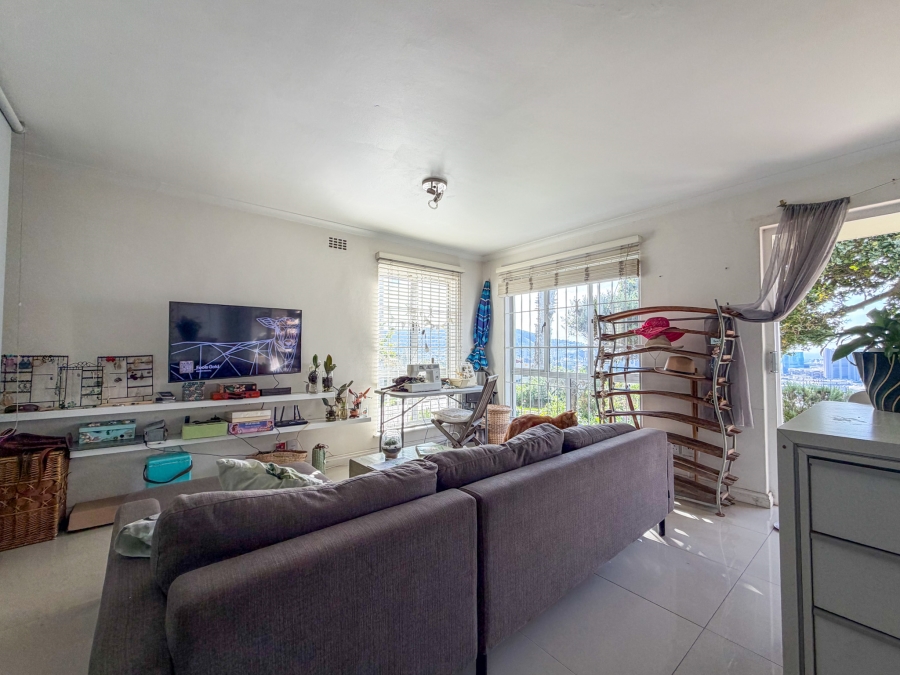 1 Bedroom Property for Sale in Vredehoek Western Cape